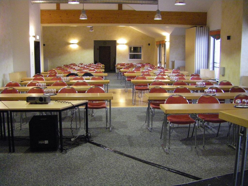 Euroville Jugend- Und Sporthotel Naumburg (Saale) Exterior foto