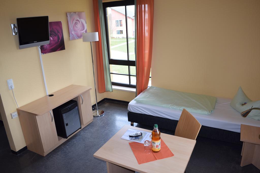 Euroville Jugend- Und Sporthotel Naumburg (Saale) Exterior foto