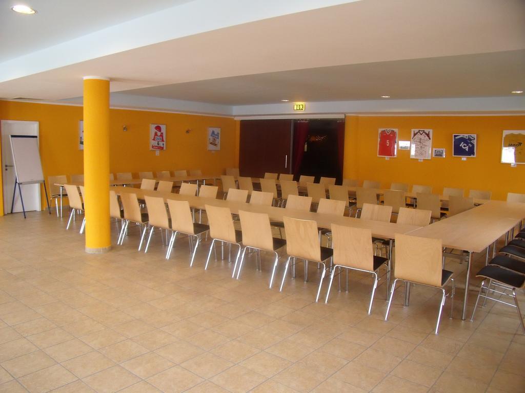 Euroville Jugend- Und Sporthotel Naumburg (Saale) Exterior foto
